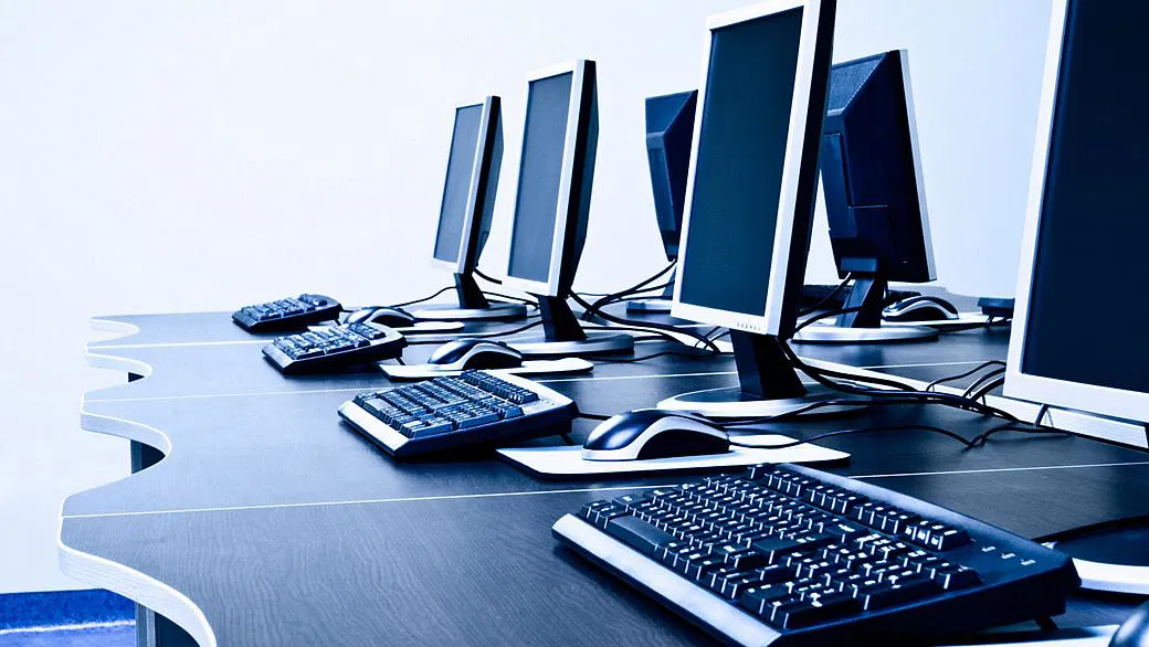 Equipamentos e Materiais Informáticos